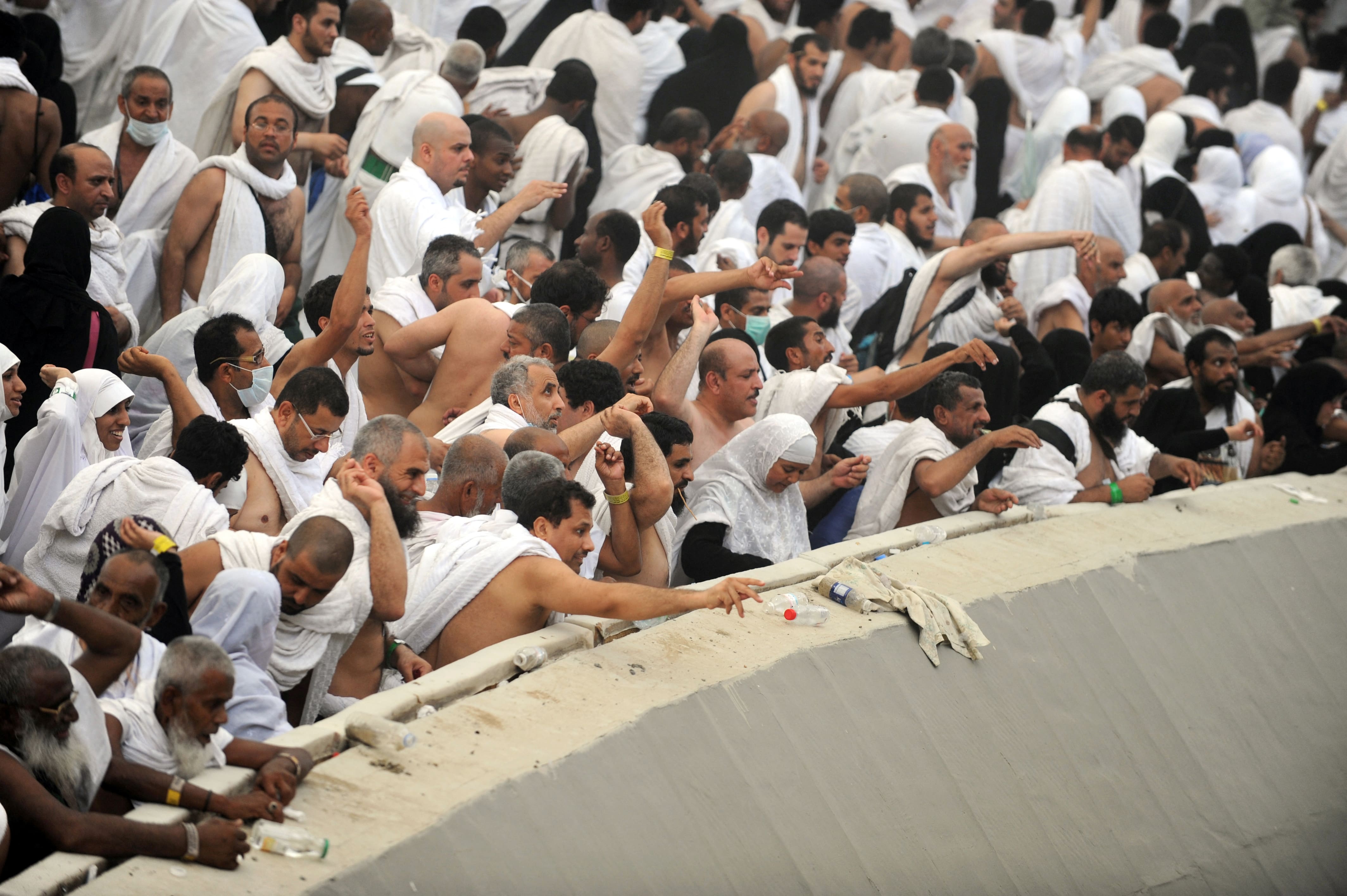 stoning devil hajj